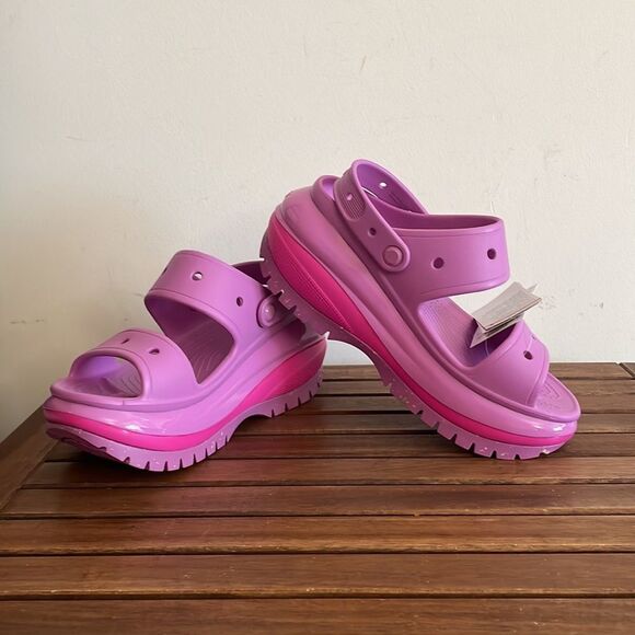 NWT Crocs Classic Mega Crush Platform Sandals Bubble Women Size 10 Men Size 8 - Picture 1 of 8